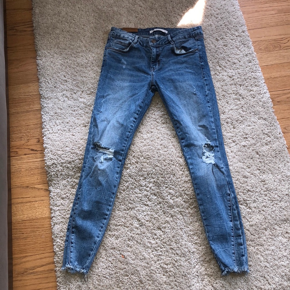 Zara size 8 stretchy reaped jeans.